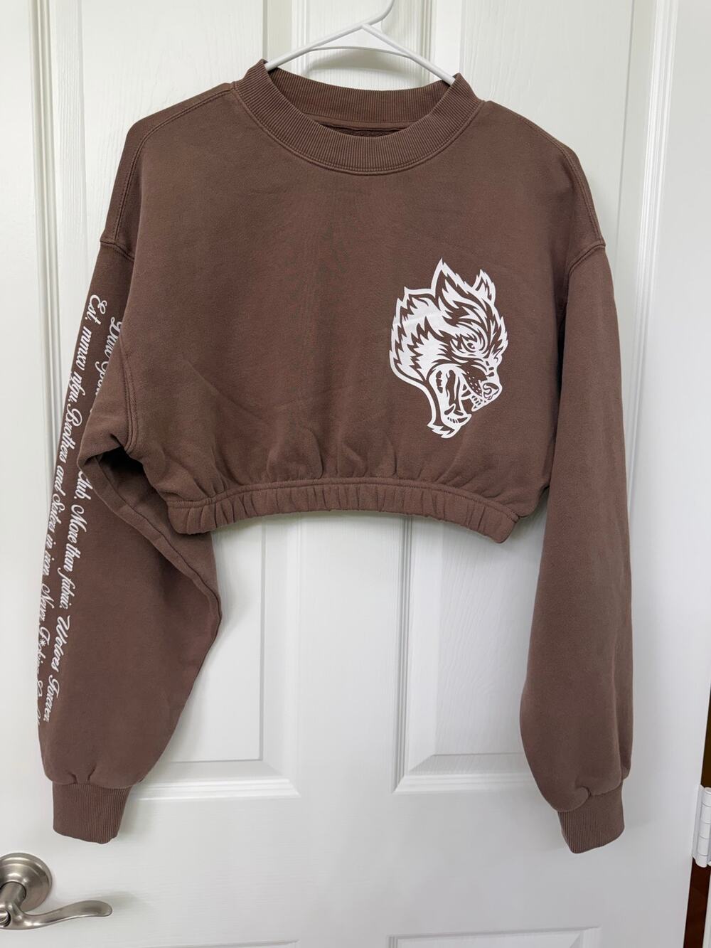 Darc sport SHE Wolf Club Cropped Sweatshirt Brown Size S NWT